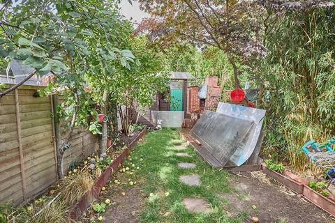 3 bedroom semi-detached house for sale, Strathmore Road, Hinckley
