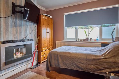 3 bedroom semi-detached house for sale, Strathmore Road, Hinckley