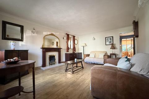 3 bedroom semi-detached house for sale, Paget Street, Aylestone LE2