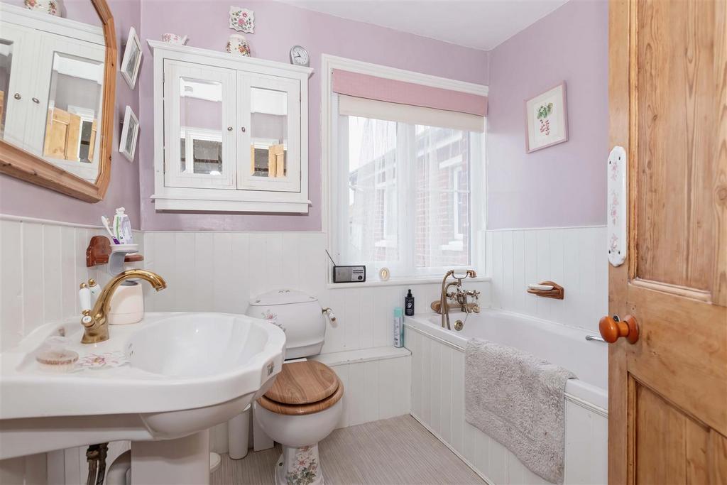 Seacroft Cottage 2.jpg