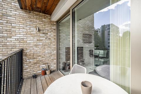 1 bedroom apartment for sale, Porlock Street, London