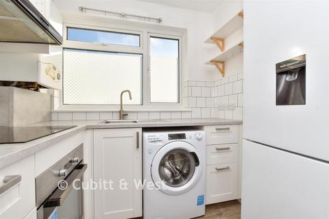 2 bedroom maisonette for sale, Wrythe Lane, Carshalton SM5