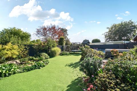 undefined, Walton Lane, Weybridge, KT13