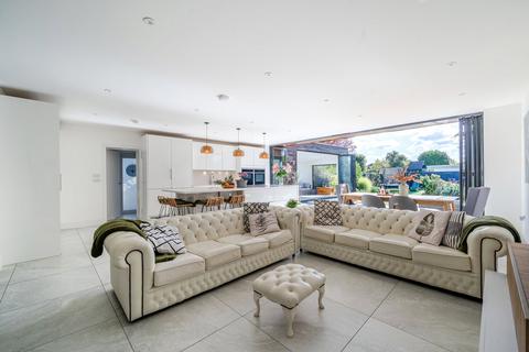 undefined, Walton Lane, Weybridge, KT13