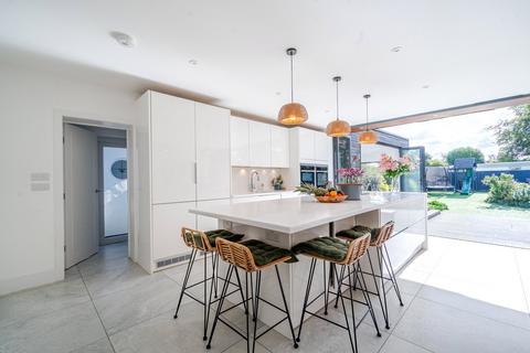 undefined, Walton Lane, Weybridge, KT13