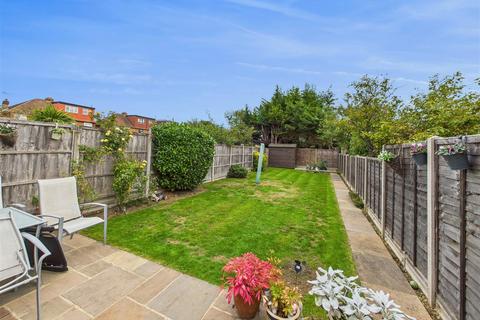 3 bedroom semi-detached house for sale, Cottimore Avenue, Walton-On-Thames