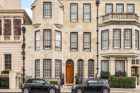 undefined, Eaton Gate, Belgravia, SW1W