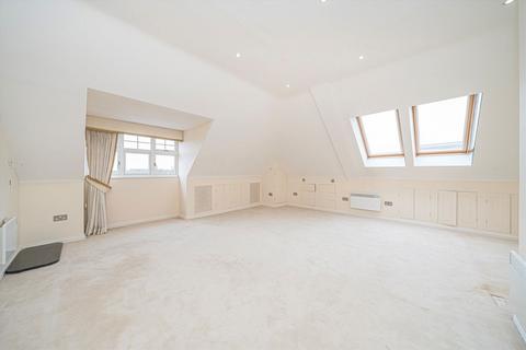 undefined, Staines Road East, Sunbury-On-Thames TW16