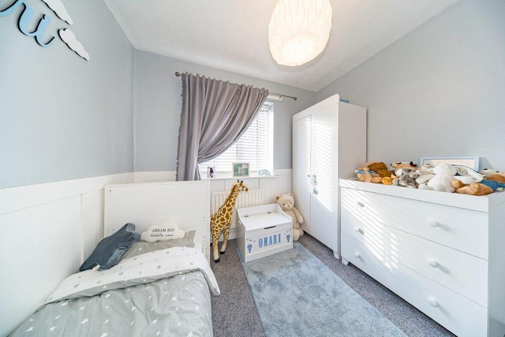 3 Deanwood Close bedroom 2 2.jpg