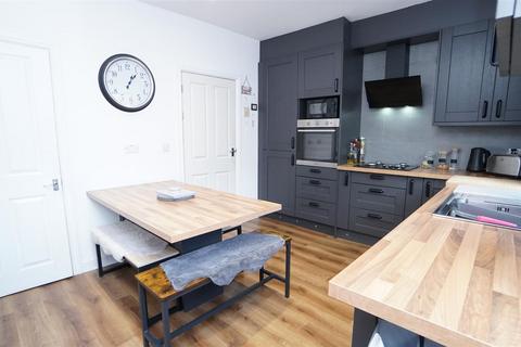 12 Mexborough Road, Bradford, BD2 1BL