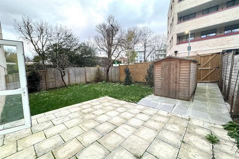 1 bedroom in a house share to rent, Lytton Grove, Putney, SW15