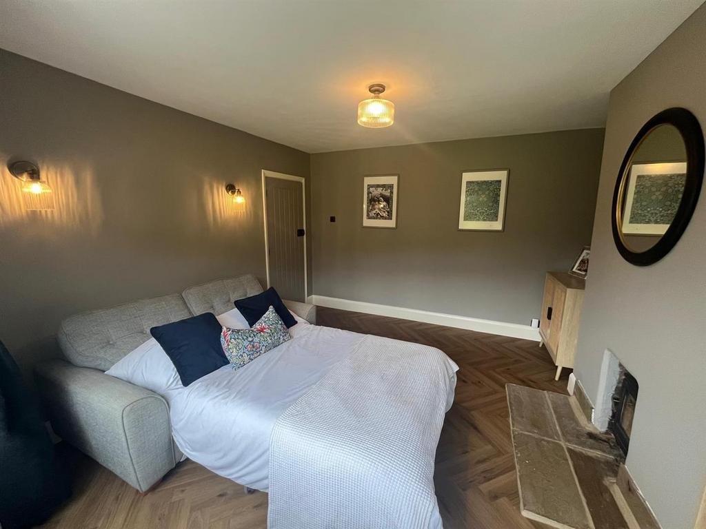 Sitting Room Bedroom 2.jpg