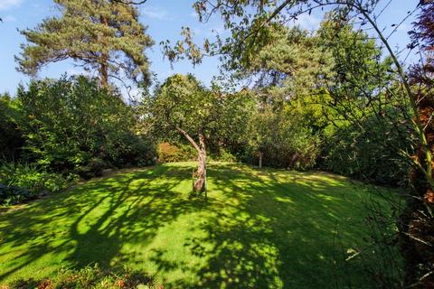 3 bedroom detached bungalow for sale, Richings Way, Iver SL0