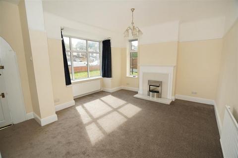 3 bedroom semi-detached house to rent, Worsley Road, Swinton