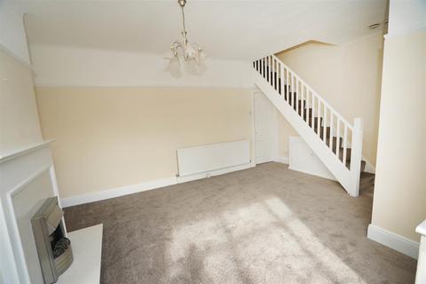 3 bedroom semi-detached house to rent, Worsley Road, Swinton