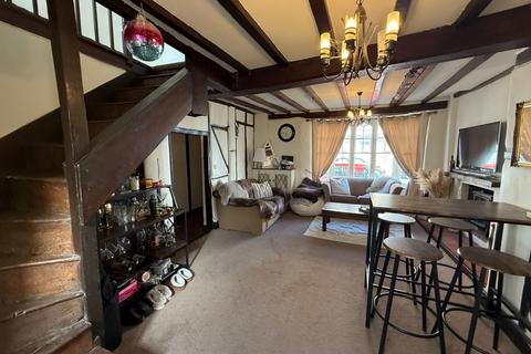2 bedroom terraced house to rent, High Street, Milton Keynes MK11