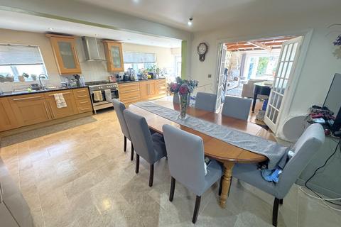 undefined, Ashgrove Road, Ashford TW15