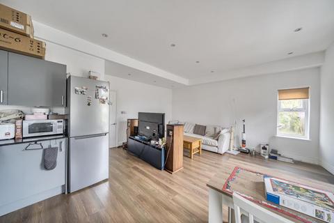 undefined, Nether Street,  Finchley,  N3
