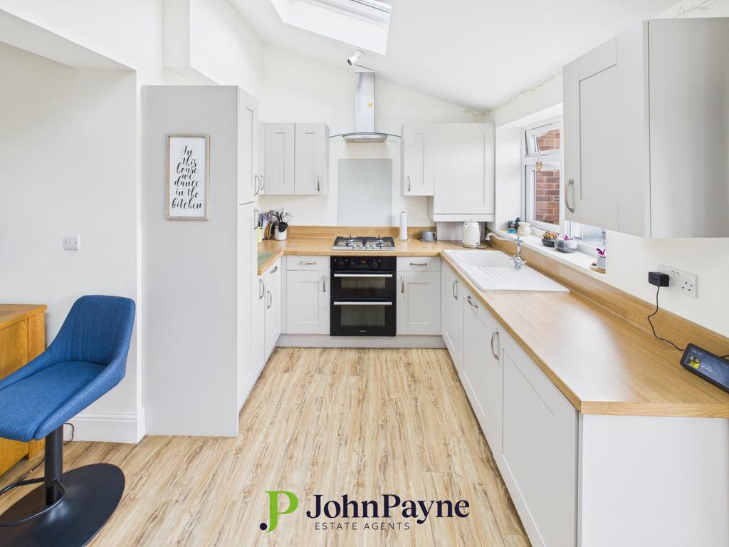 Kitchen/ Dining