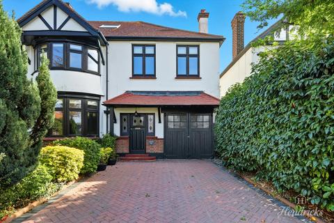 Thorpe Hall Avenue, Southend-on-sea, SS1 3