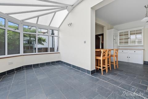 undefined, Thorpe Hall Avenue, Southend-on-sea, SS1 3
