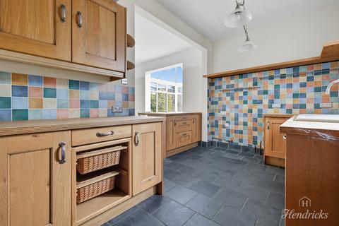 undefined, Thorpe Hall Avenue, Southend-on-sea, SS1 3