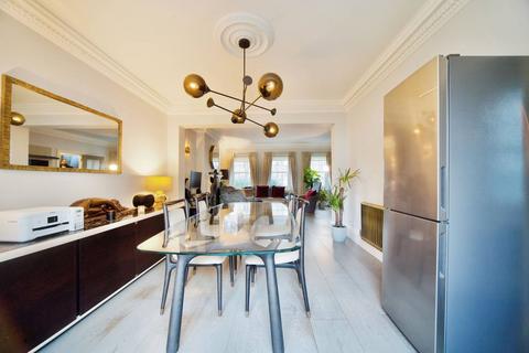 Squires Mount, Hampstead, London, NW3