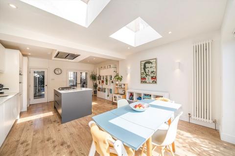 3 bedroom terraced house for sale, Worslade Road, London SW17