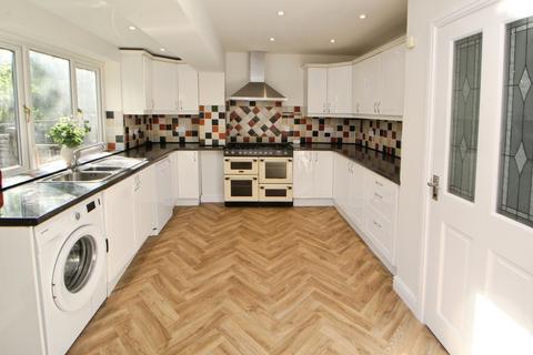 undefined, Simmondley Grove, Derbyshire SK13