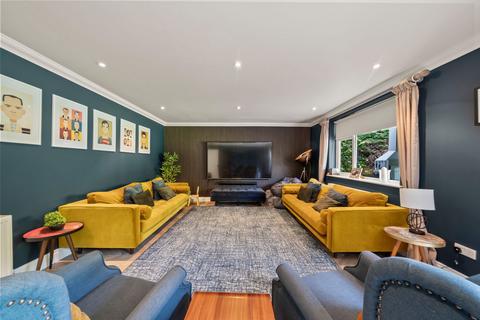 4 bedroom detached house for sale, Drive Spur, Tadworth KT20
