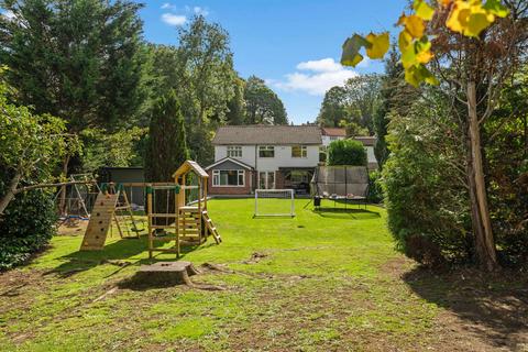 Ashley Drive Spur, Kingswood, Tadworth, KT20 6LR