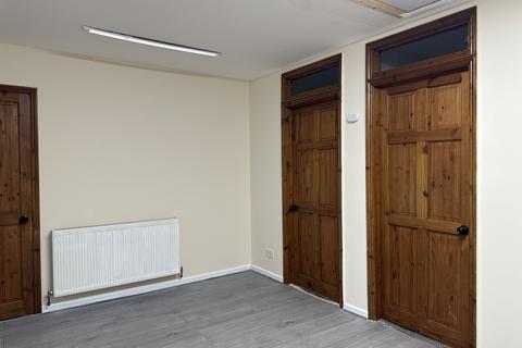 1 bedroom apartment to rent, Berkeley Waye, Hounslow TW5