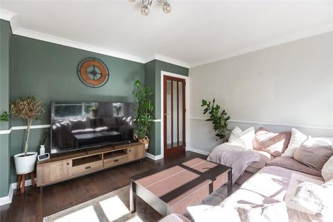 5 Geddy Court, Romford, RM2 6BE