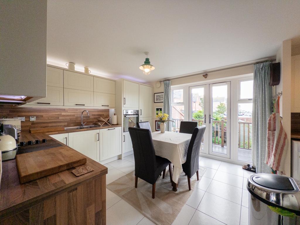 20250922120406 - 2025-09-22 12-04-06 - 5 Marine Pa