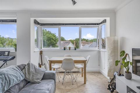 undefined, Maidstone Road, London N11