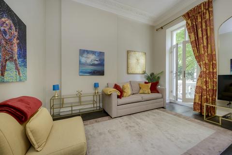 1 bedroom flat to rent, St. Georges Square, SW1V