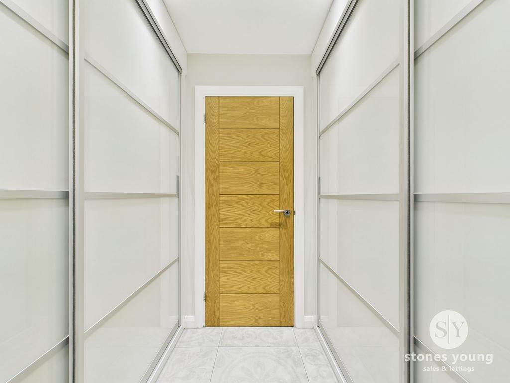 Walk in wardrobe