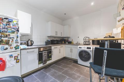 2 bedroom flat for sale, Upper Tooting Road, London SW17
