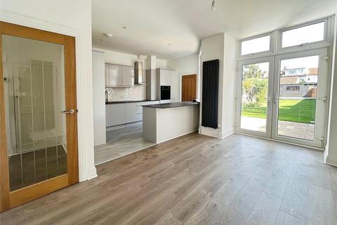 3 bedroom semi-detached house for sale, Ilfracombe Road, Southend-on-Sea, Essex