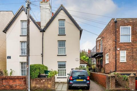 12 Arundel Road, Dorking, RH4 3HY
