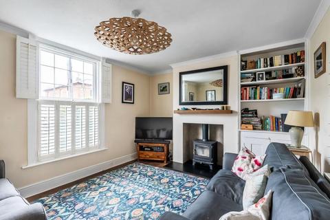 12 Arundel Road, Dorking, RH4 3HY