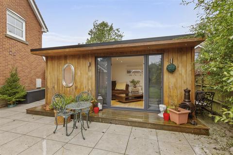 4 bedroom detached house for sale, Turners Field, High Wycombe HP13
