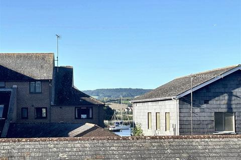 8 Halyards, Topsham, Exeter, EX3 0JT