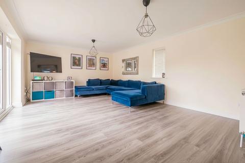 4 bedroom detached house for sale, Fairview Crescent, Rayleigh SS6