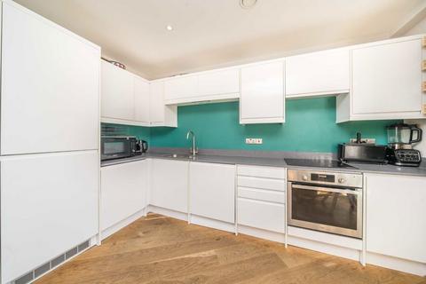 1 bedroom flat for sale, Coombe Road, Kingston Upon Thames KT2
