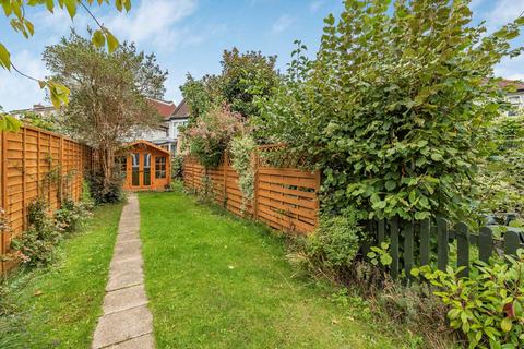 5 Doone Close, Teddington, TW11 9AG