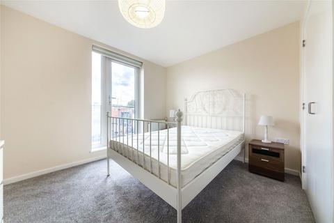 1 bedroom flat for sale, Lankaster Gardens, London N2
