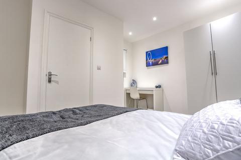 undefined, 142 Newington Butts, London, Greater London, SE11 4RN
