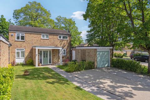 3 bedroom detached house for sale, Dupre Crescent, Wilton Park, HP9
