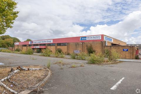 Distribution warehouse to rent, Boongate Peterborough PE1 5AH